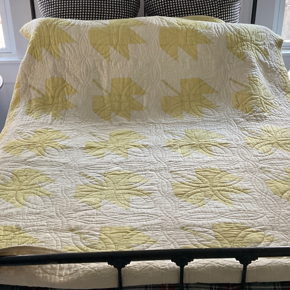 Antique Classic Cream and Greeny Yellow Quilt- Timeless Home Bedding